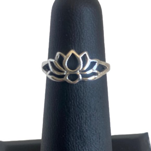 NWT- Sterling Silver (925) Lotus Toe Ring - Picture 4 of 4